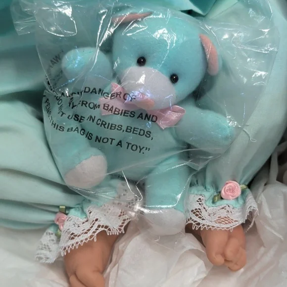 Rare Lee Middleton Original Packaging Pristine Hug A Bug Doll - Picture 4 of 11